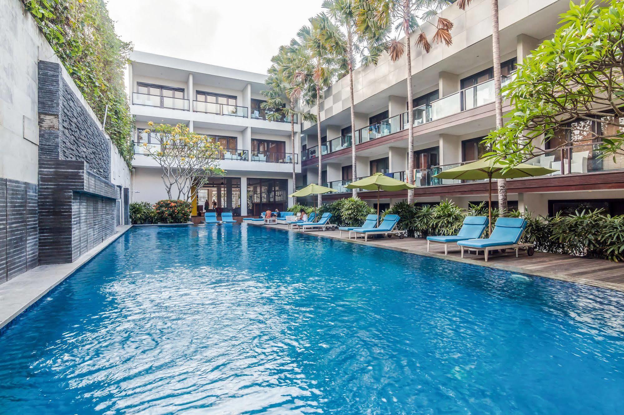 Zen Rooms Kuta Beach Poppies Lane Exterior foto